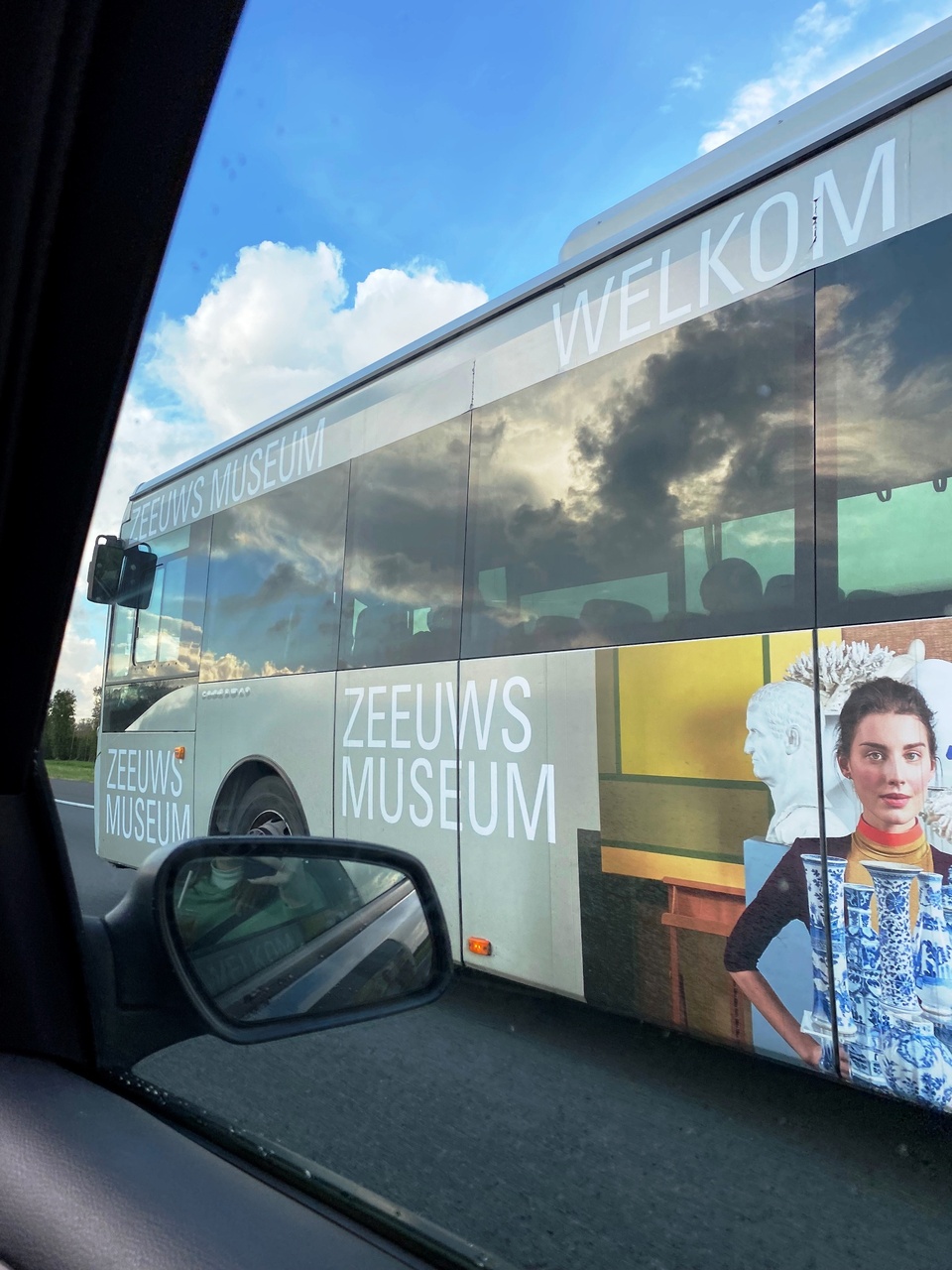 Zeeuws Museum bus onderweg 