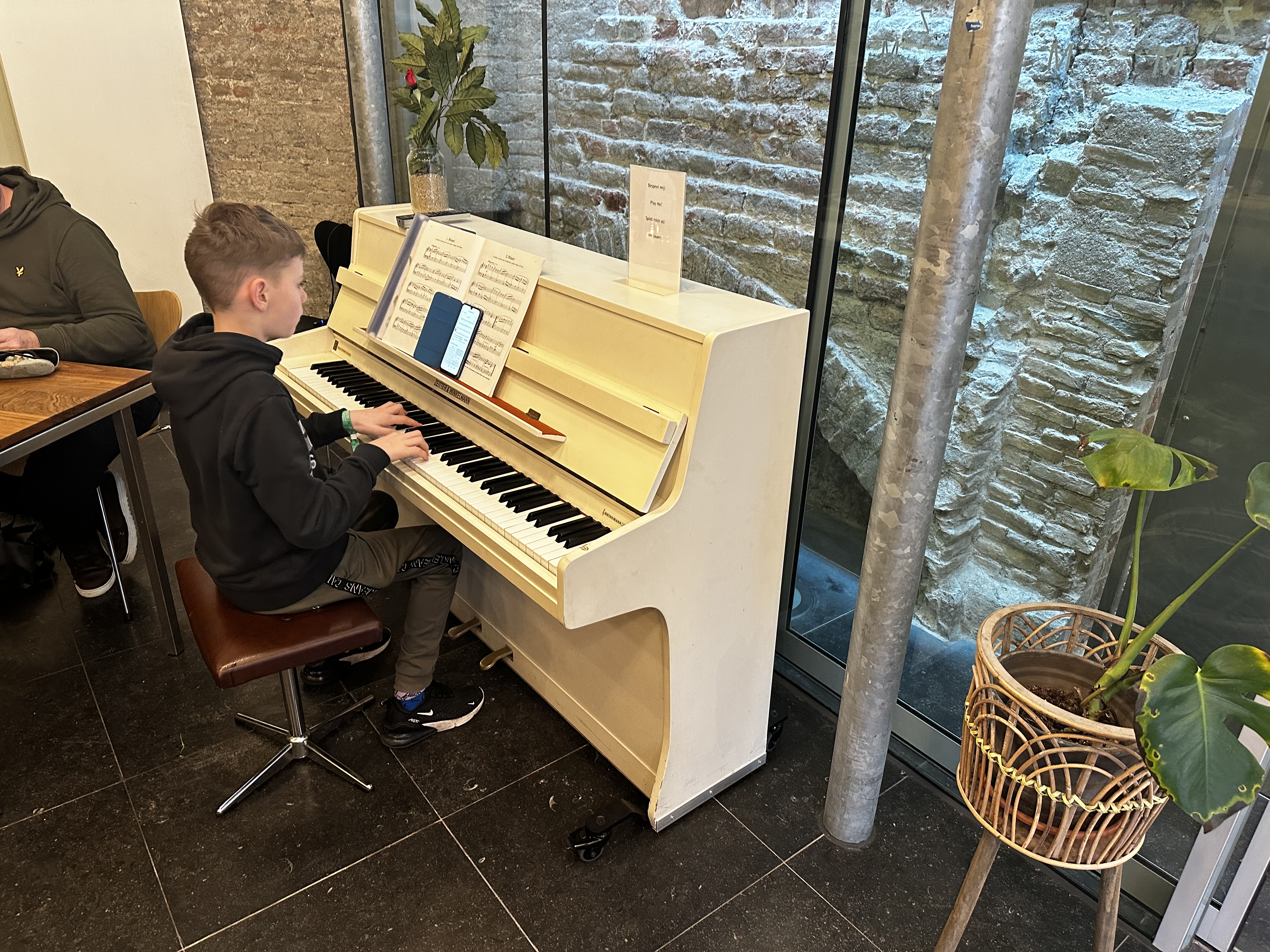 Pianist in het ZMCafé.