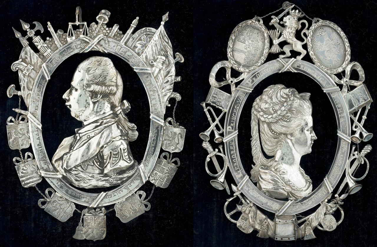 Uitgaande bruikleen: Cornelis Tevel, Plaquettes met portretten van Prins Willem de Vijfde (1748-1806) en prinses Wilhelmina van Pruisen (1751-1820), 1787/1788 (zilver), collectie Zeeuws Museum, verworven met steun van de Vereniging Rembrandt